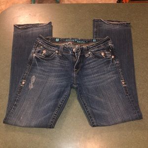 Sang real from the buckle.